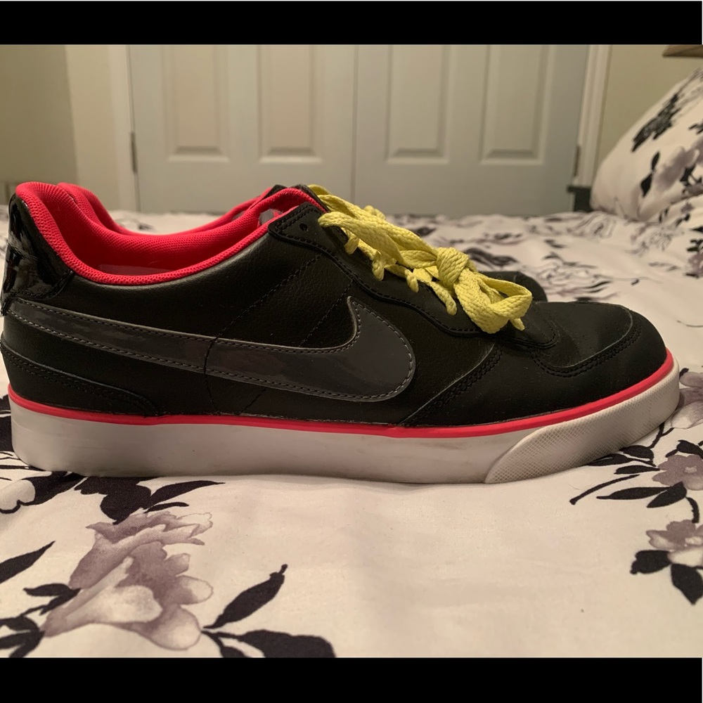 Womens Nike Ace 83 - Size 10
